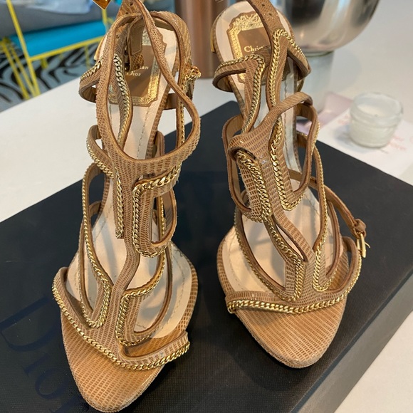 Authentic Christian Dior stilettos size 8.5 US. Lightly worn, high quality - Picture 6 of 12